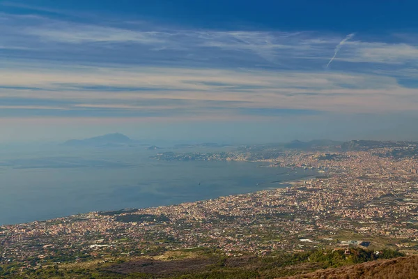 Panorámás Kilátás Vezúv Vulkánról Nápolyi Öbölben Nápoly Tartományban Campania Régióban — Stock Fotó