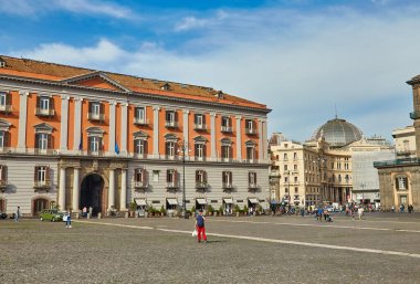 Napoli, İtalya - 24 Ekim 2019: Plebiscito Meydanı 'ndaki Kraliyet Sarayı, Napoli, Campania, İtalya