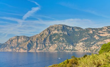Amalfi Sahili, İtalya. Conca dei Marini 'den Amalfi Sahili' nin ana yolu boyunca nefes kesici panoramik manzara..
