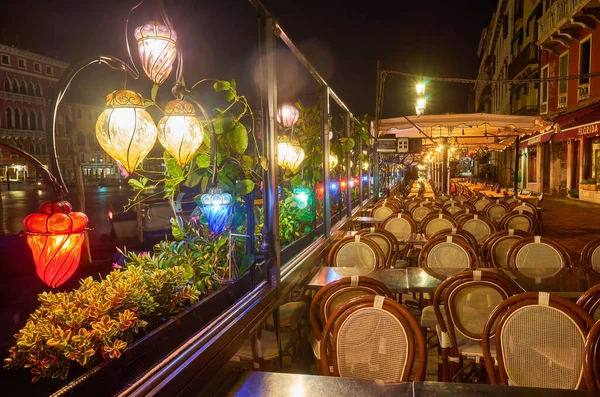 Street Bridge Tables Restaurant Venice Italy Architecture Landmark Venice Night — Stock Photo, Image