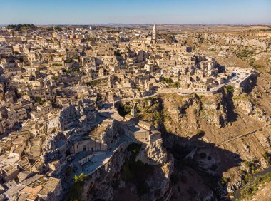 Hava görüntüsü. Matera - muhteşem kanyon kasabası, İtalya.