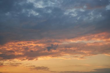 Gökyüzünün arka planı, gökyüzü renklidir..