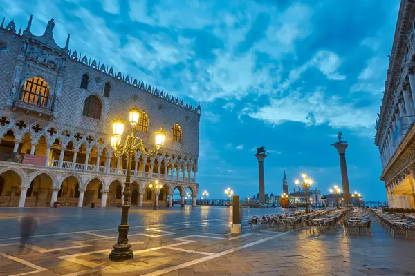 San Marco meydanında gece zaman Venedik, İtalya