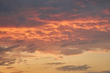 Gökyüzünün arka planı, gökyüzü renklidir..