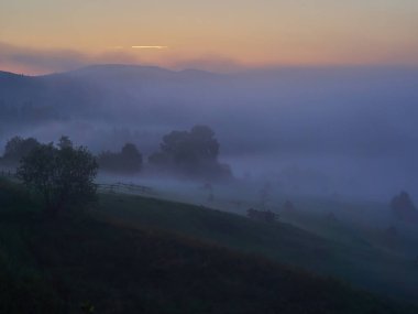 gece yarısı harap Ortaçağ Kalesi içinde kamenetz-podolsk, Ukrayna panoramik