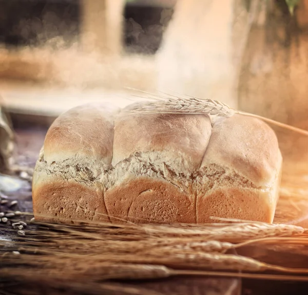 Смачний Теплий Домашній Житній Хліб Стокове Зображення