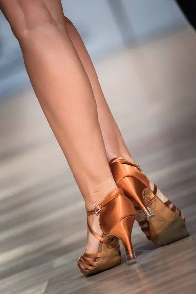 Legs Girl Dancing Latin Dance — Stock Photo, Image