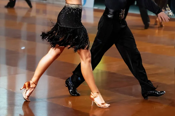 Paio Ballano Una Danza Latina Gambe Una Coppia Ballerini — Foto Stock