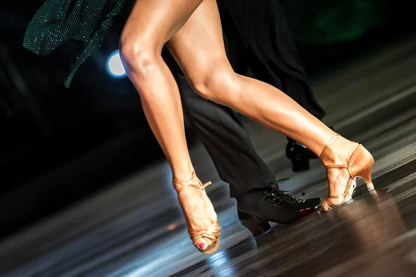 Legs Young Dancers Dance Floor — Stock Photo, Image