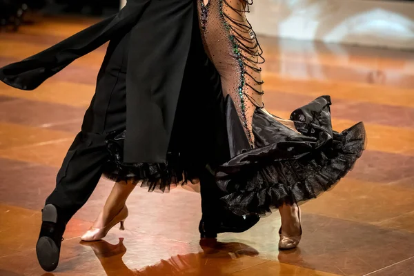 Couple Dancing Standard Dance Dancefloor — Stock Photo, Image