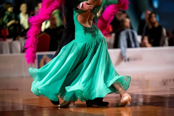 Пара Танцює Стандартний Танець Танцполі — стокове фото