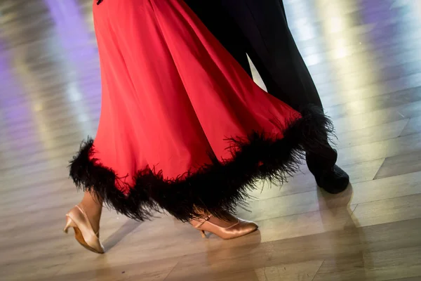 Пара Танцев Стандартный Танец Танцполе — стоковое фото