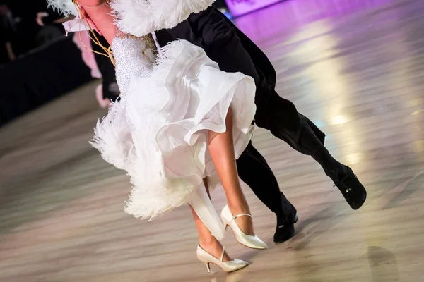 2022 Szczecin Polónia Ballroom Tornament Dança Padrão Casal Dançando Pista Fotografia De Stock