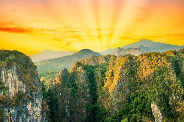 Sunset Landscape Green Mountains Tropical Jungle Forest Sunset Sun — Stock Photo, Image