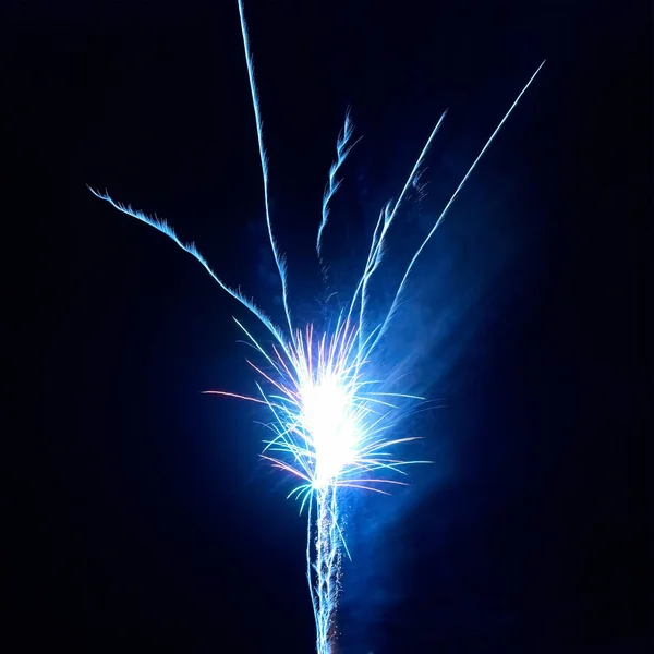 Színes Tűzijáték Fekete Háttér — Stock Fotó