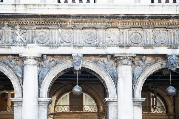 Dekorativní Detaily Oblouky Klasická Fasáda Historické Budovy Náměstí San Marco Stock Fotografie