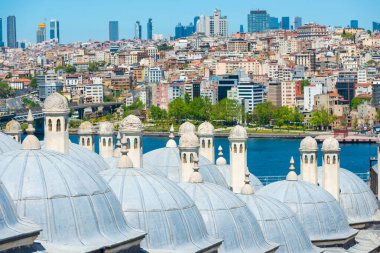 İstanbul kenti manzarası Süleyman Camii 'nden Boğaz' a