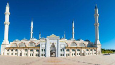İstanbul, Türkiye 'deki Camlica Camii iç panoraması. Camlica Camii İstanbul Camlica tepesindeki en büyük cami.