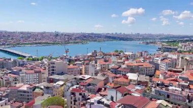 İstanbul şehir manzarası Galata kulesinden, İstanbul şehir manzarası ise Boğaz 'dan. 4K video klibi