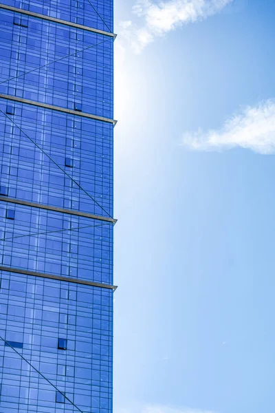 Glaswolkenkratzer Der Innenstadt Von Tiflis Vor Blauem Himmel — Stockfoto