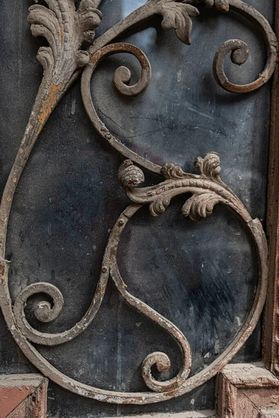 Porta Vintage Com Escultura Ferro Old Tbilisi Geórgia — Fotografia de Stock