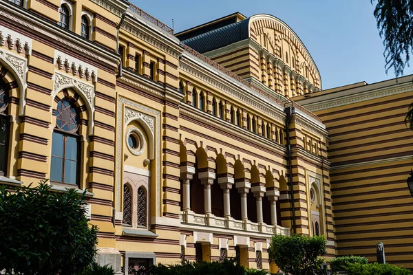 Yazın Rustaveli Bulvarı Ndaki Tiflis Opera Evi — Stok fotoğraf