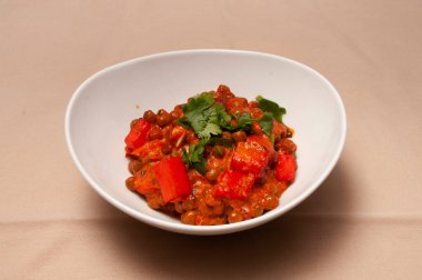 Hakiki Hint mutfağı. Mırıldanarak yemek pişirmek olarak bilinir.