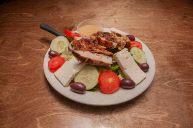 Lezzetli ve otantik İtalyan mutfağı Yunan tavuk salatası olarak bilinir.