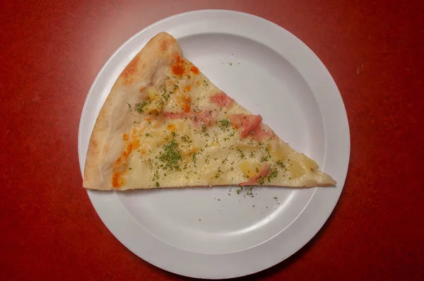 Delicioso Molho Tomate Coberto Queijo Quente Saborosa Pizza Havaiana — Fotografia de Stock