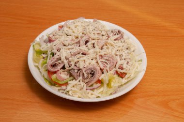 Şef salatası olarak bilinen lezzetli vejetaryen mutfağı.