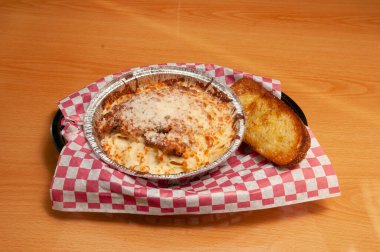 Alfredo tavuğu olarak bilinen geleneksel İtalyan mutfağı.