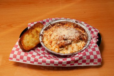 Parmesanlı tavuk olarak bilinen otantik İtalyan mutfağı.