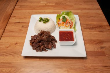 Lezzetli Tayland yemekleri, nuer olarak bilinir.