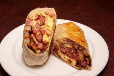 Otantik Tex Meksika mutfağı. Kahvaltı buritosu olarak da bilinir.