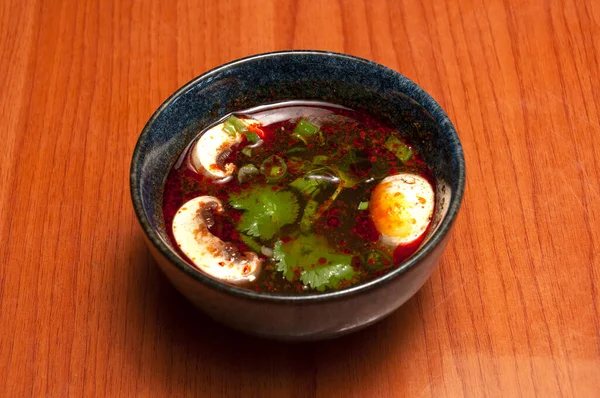 エビのワンタンスープとして知られるおいしい料理 — ストック写真