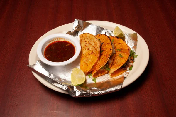 Lezzetli Geleneksel Meksika Yemeği Birria Tacoları Stok Resim