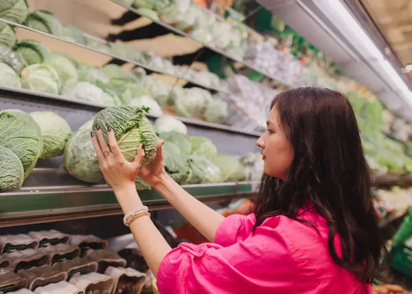 Jovem Coreana Faz Compras Sem Sacos Plástico Supermercado Vegan Zero Fotografia De Stock