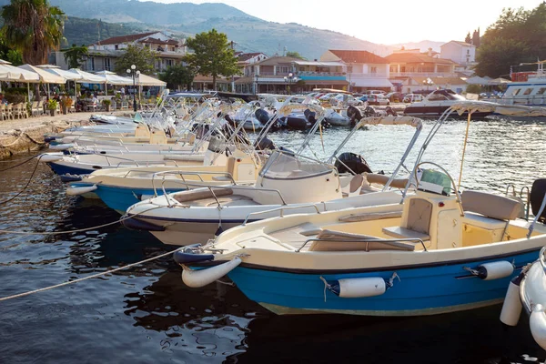 Bateaux Dans Baie Une Petite Ville Grecque Sur Île Corf — Photo