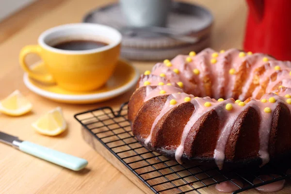 분홍색 고추가 맛있는 케이크 — 스톡 사진