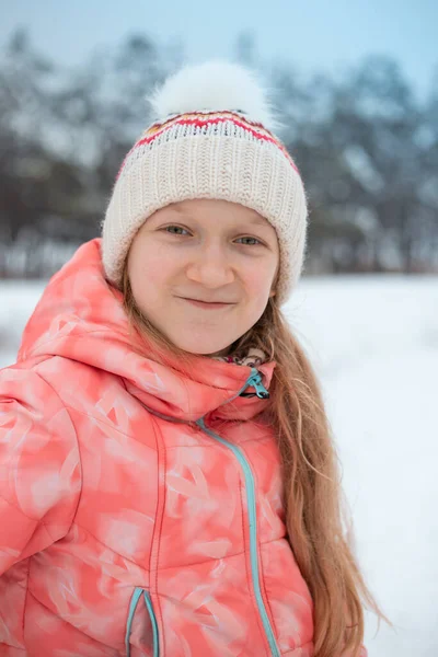 Klein Noors Meisje Glimlachend Leuke Winter Noord Amerika — Stockfoto