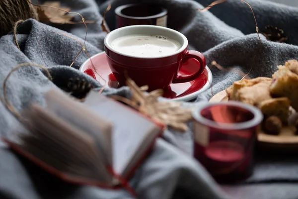 Rahat Arka Plan Bir Fincan Kahve Mum — Stok fotoğraf