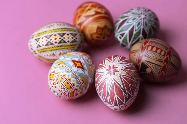 Щаслива Великодня Листівка Красиве Пасхальне Яйце Писанка Ручної Роботи Рожевому — стокове фото