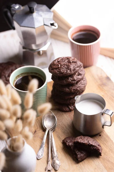 Chokladkakor Brownies Moka Och Koppar Med Kaffe — Stockfoto
