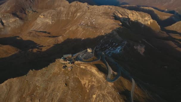 Luchtfoto Van Het Bekende Edelweissspitze Uitkijkpunt Een Grossglockner Alpenweg Bij — Stockvideo