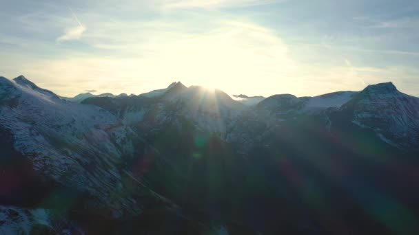 Soir Vue Aérienne Des Sommets Des Alpes Enneigées Avec Des — Video