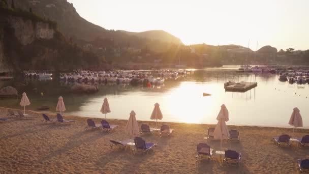 Beautiful View Sunrise Paleokastritsa Beach Chairs Umbrellas Moored Yachts Corfu — Stock Video
