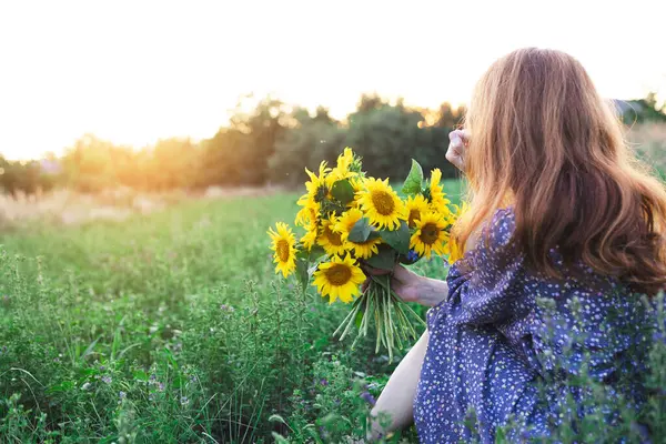 Girl Holding Huge Bouquet Sunflowers Hands Sunset Ligh Royalty Free Stock Images