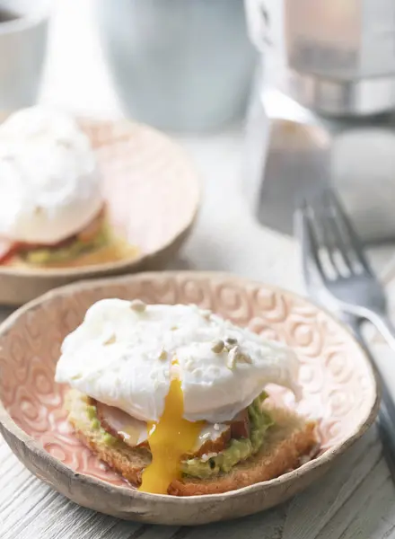 Νόστιμο Και Υγιεινό Πρωινό Ορεκτικό Αυγό Ποσέ Εικόνα Αρχείου