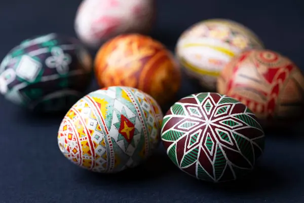 Veselé Velikonoce Krásné Velikonoční Vejce Pysanka Ručně Vyrobené Černém Pozadí Stock Fotografie