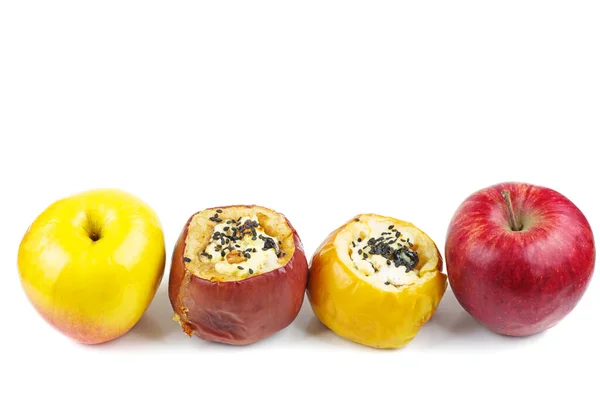 Żółte Czerwone Świeże Nadziewane Pieczone Jabłka Nasionami Sezamu Orzechami Włoskimi — Zdjęcie stockowe